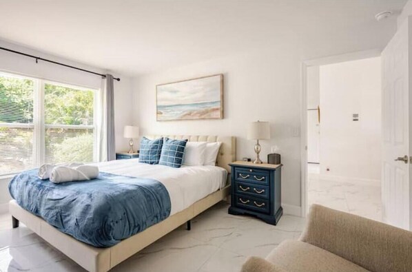 3 bedrooms, iron/ironing board, WiFi, bed sheets