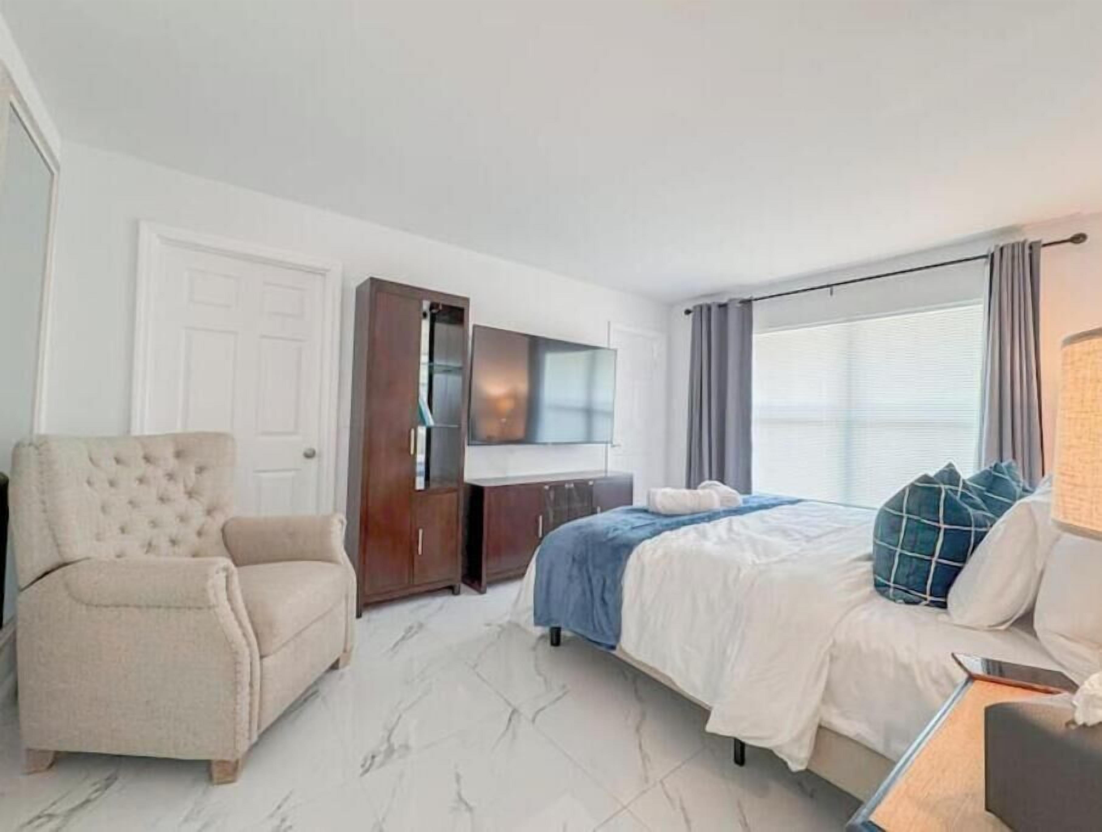 Iron/ironing board, WiFi, bed sheets