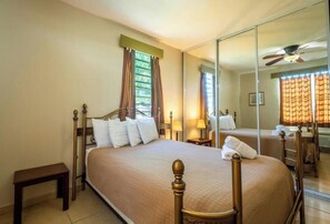 4 Schlafzimmer, Bügeleisen/Bügelbrett, Reisekinderbett, kostenloses WLAN