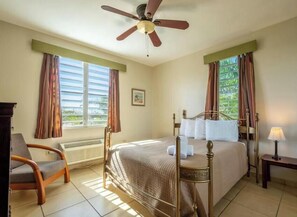 Room - Private Home Pool Ocean Views Steps to Beach (Rincon)