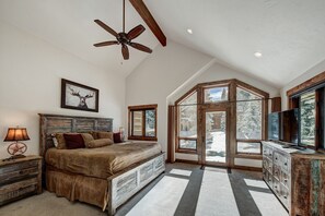 5 bedrooms, iron/ironing board, WiFi, bed sheets