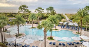 Pool - Tremendous beachside 2-bedroom resort in Hilton Head Island perfect for relaxing (Hilton Head Island)