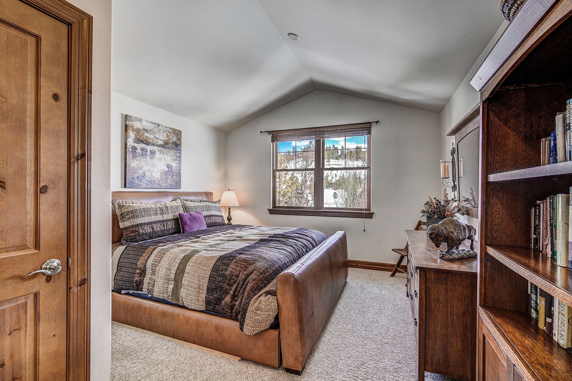 3 slaapkamers, een strijkplank/strijkijzer, wifi, beddengoed