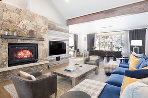 Smart TV, fireplace - Breckenridge 145 - Five Bedroom Villa, Sleeps 10 (Breckenridge)
