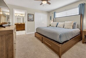 4 habitaciones, tabla de planchar con plancha, wifi y ropa de cama 