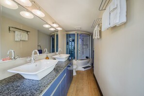 Hair dryer, towels - NEW Skyfall Haus Duo - 6BR Ultimate Downtown Pad 22034 (Breckenridge)