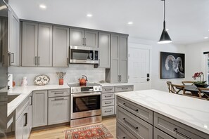 Fridge, microwave, oven, stovetop - Breckenridge 168 - Two Bedroom Apartment, Sleeps 8 (Breckenridge)
