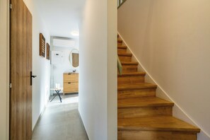 Interior - Fully renovated in 2025, "Le Havre de la Forêt" is a luxurious holiday home for 12 people offering exceptional comfort with six bedrooms, a private garden, and an outdoor Nordic bath in the heart of the Ardennes. (Dochamps)