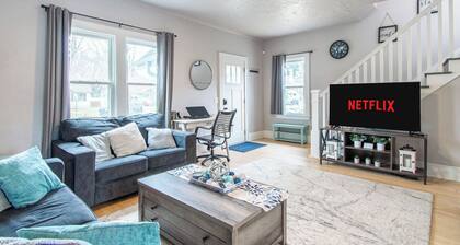 2BR I King x 2, Sleeps 4, Full Kitchen, W/D