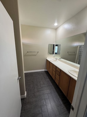 Bathroom - Coachella fest rental -3 min from festival.  (Coachella)