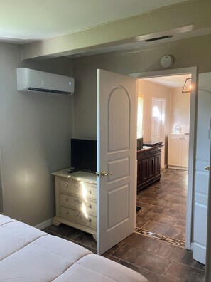 1 bedroom, WiFi, bed sheets - Comfortable 1-bedroom apartment close to Beach with AC- Vero Beach (Vero Beach)