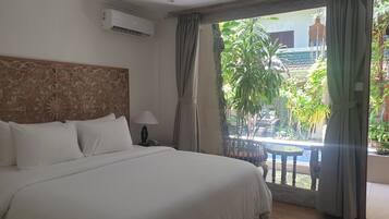 Deluxe Suite, Pool Access