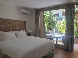 Deluxe Suite, Pool Access - Townhouse Oak near Beach Walk Shopping (Kuta)