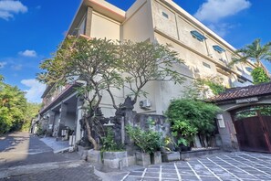 Exterior - Townhouse Oak Su's Cottage Near Legian Beach (Kuta)