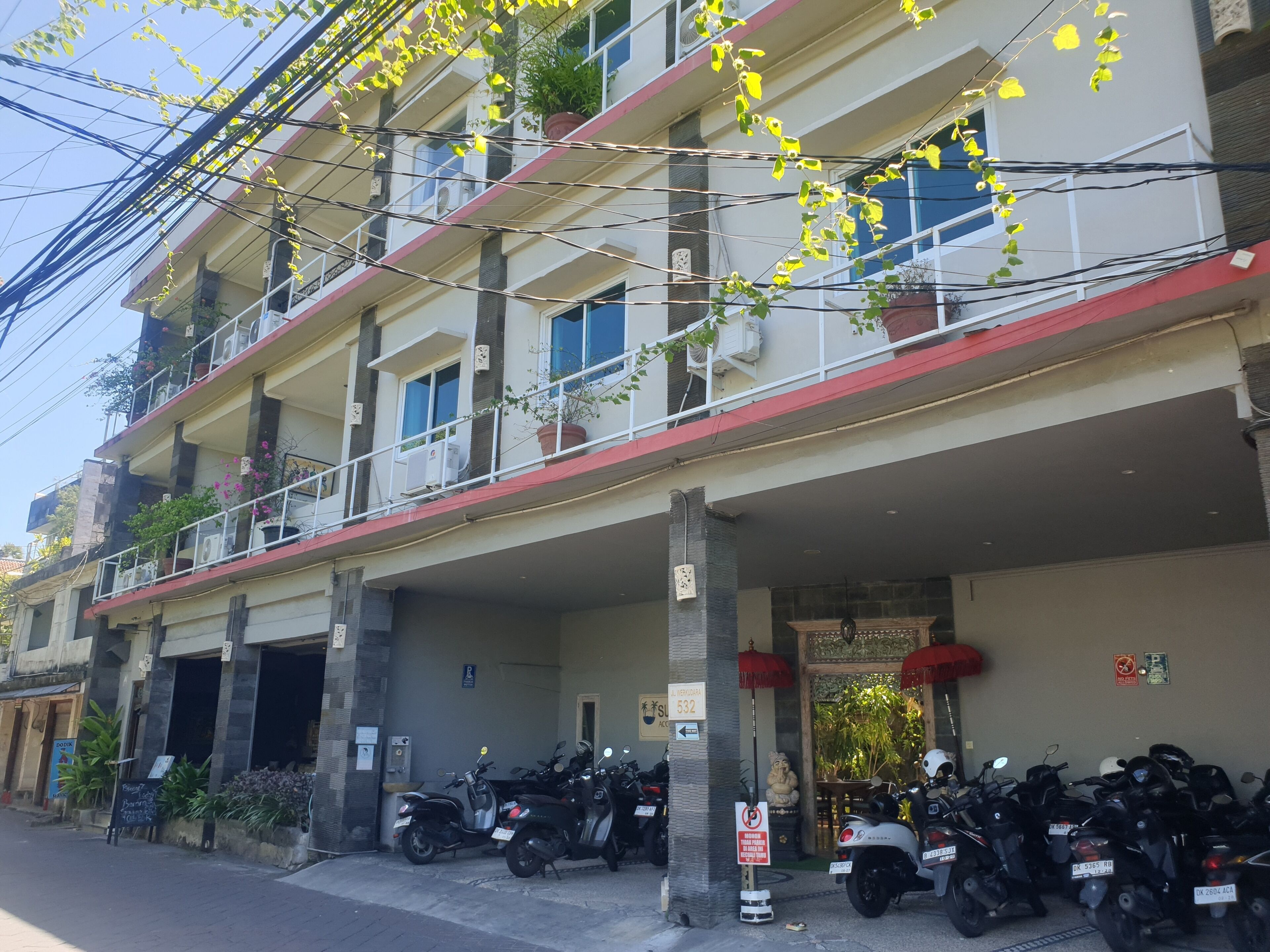 숙박 시설 정면