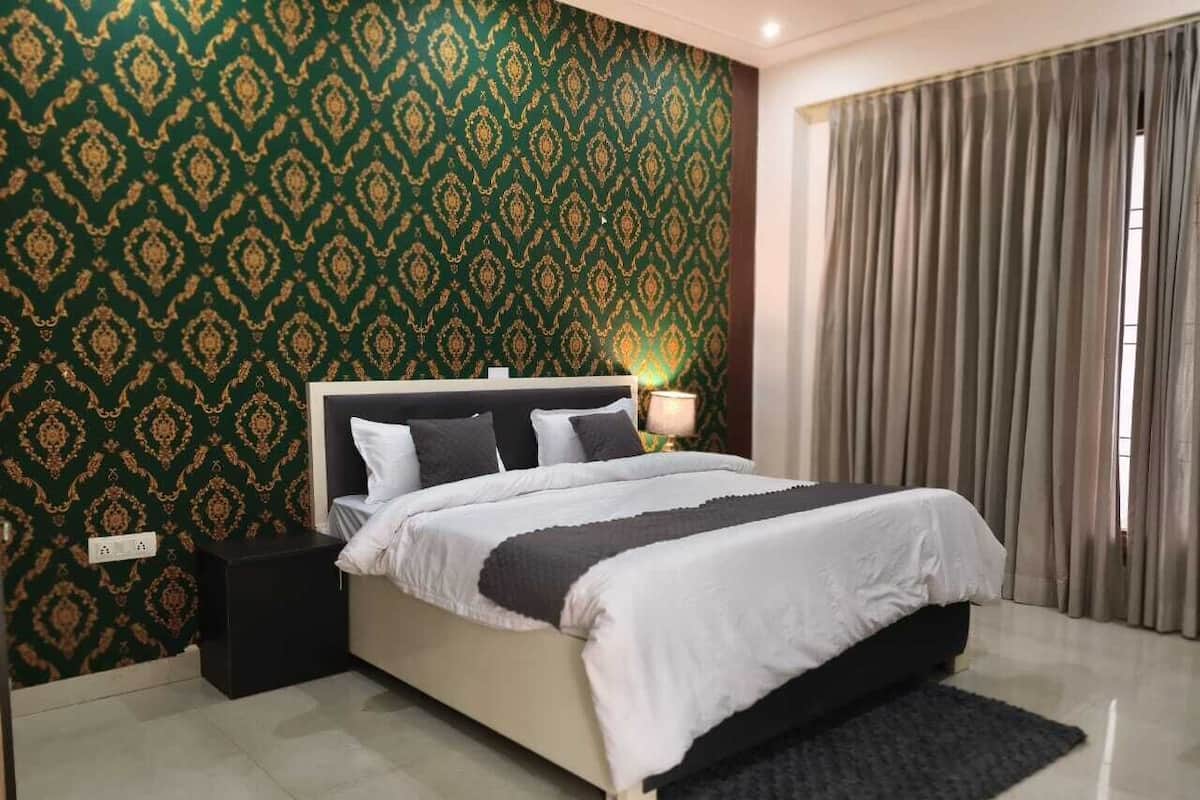 Deluxe Room, Garden View