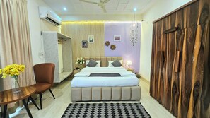 Room - Moksh Hotel (Noida)