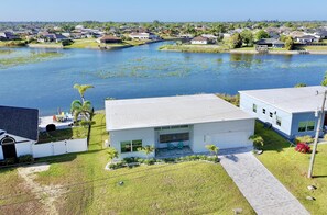 Exterior - TOP FLORIDA's Villa Pacifica - 15% New Listing Discount (Cape Coral)