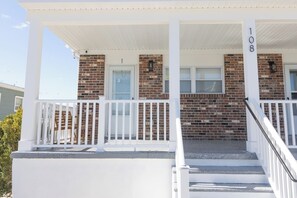 Exterior - Coastal Charm, 1st floor, AC, KingB, Free parking (Wildwood Crest)