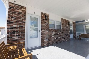 Terrace/patio - Crest 2 Coastal Stay, 1st fl, AC, KB, Free Parking (Wildwood Crest)