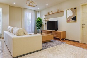 Smart TV - VESTA  - Luxury APT - 4BR - New Cairo (II) (New Cairo City)