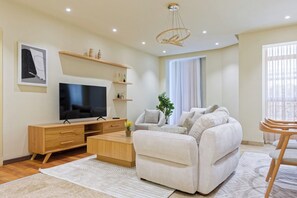 Smart TV - VESTA  - Luxury APT - 4BR - New Cairo (III) (New Cairo City)