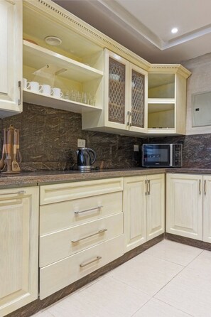 Private kitchen - VESTA  - Luxury APT - 4BR - New Cairo (III) (New Cairo City)