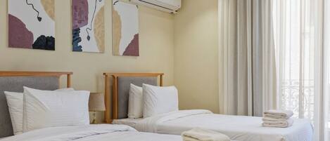 4 bedrooms, iron/ironing board, free WiFi, bed sheets