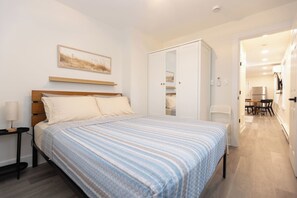 Room - Buttercup 4 Retreat, AC, Free Parking, Deck (Wildwood Crest)