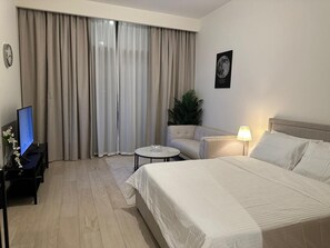 Iron/ironing board, free WiFi, bed sheets - VESTA - Luxury Studio - Riviera (I) (Dubai)