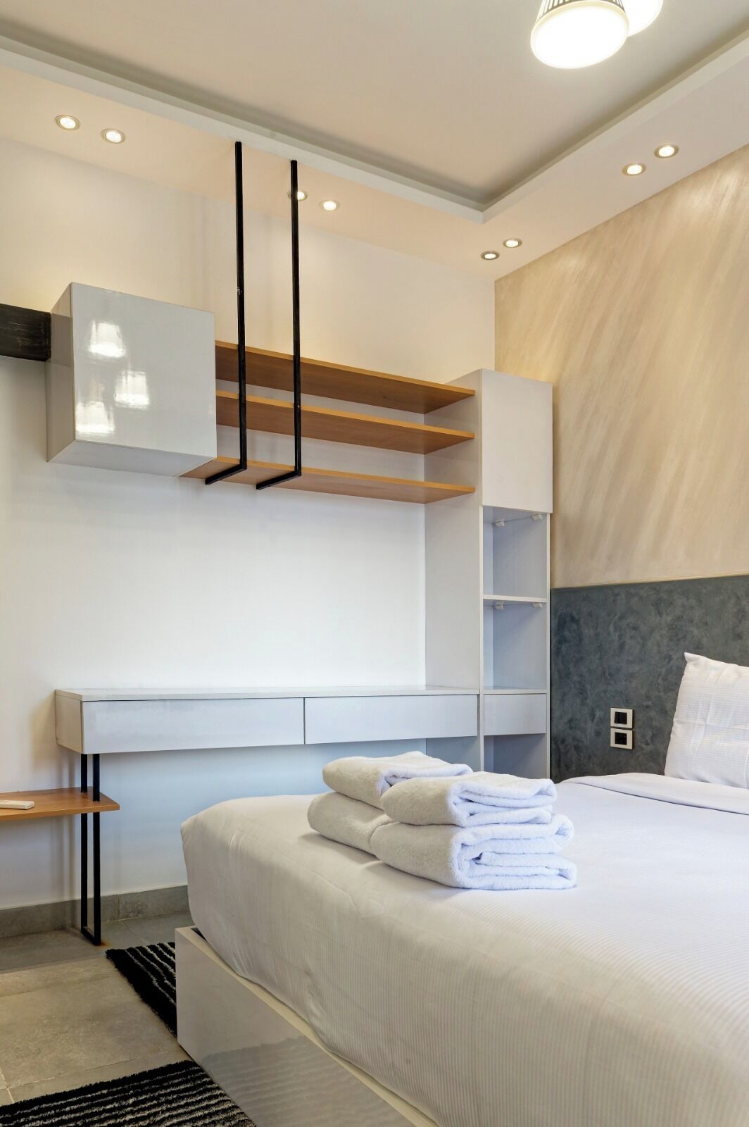 Iron/ironing board, WiFi (free), bed sheets