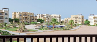VESTA - Luxury APT - 1BR - Water Side Condos