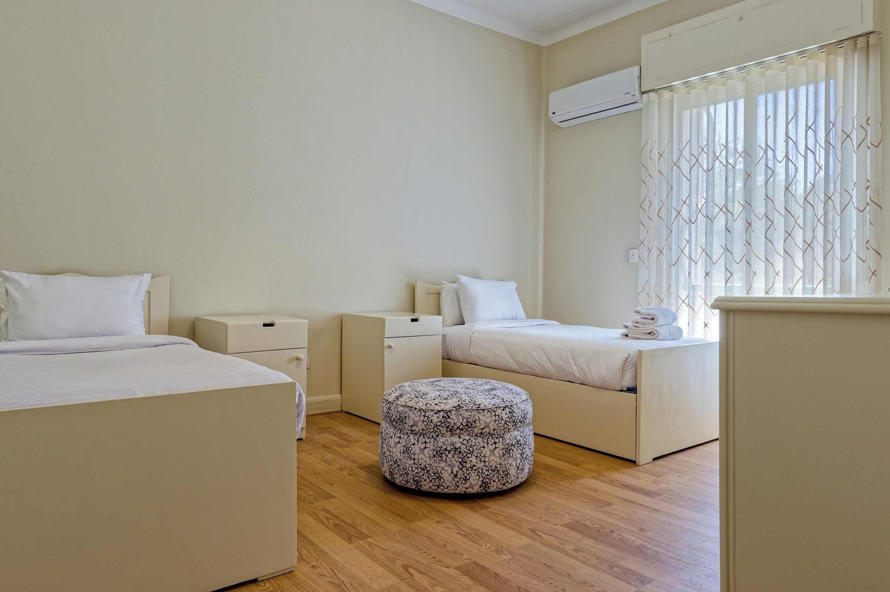 2 slaapkamers, een strijkplank/strijkijzer, gratis wifi, beddengoed