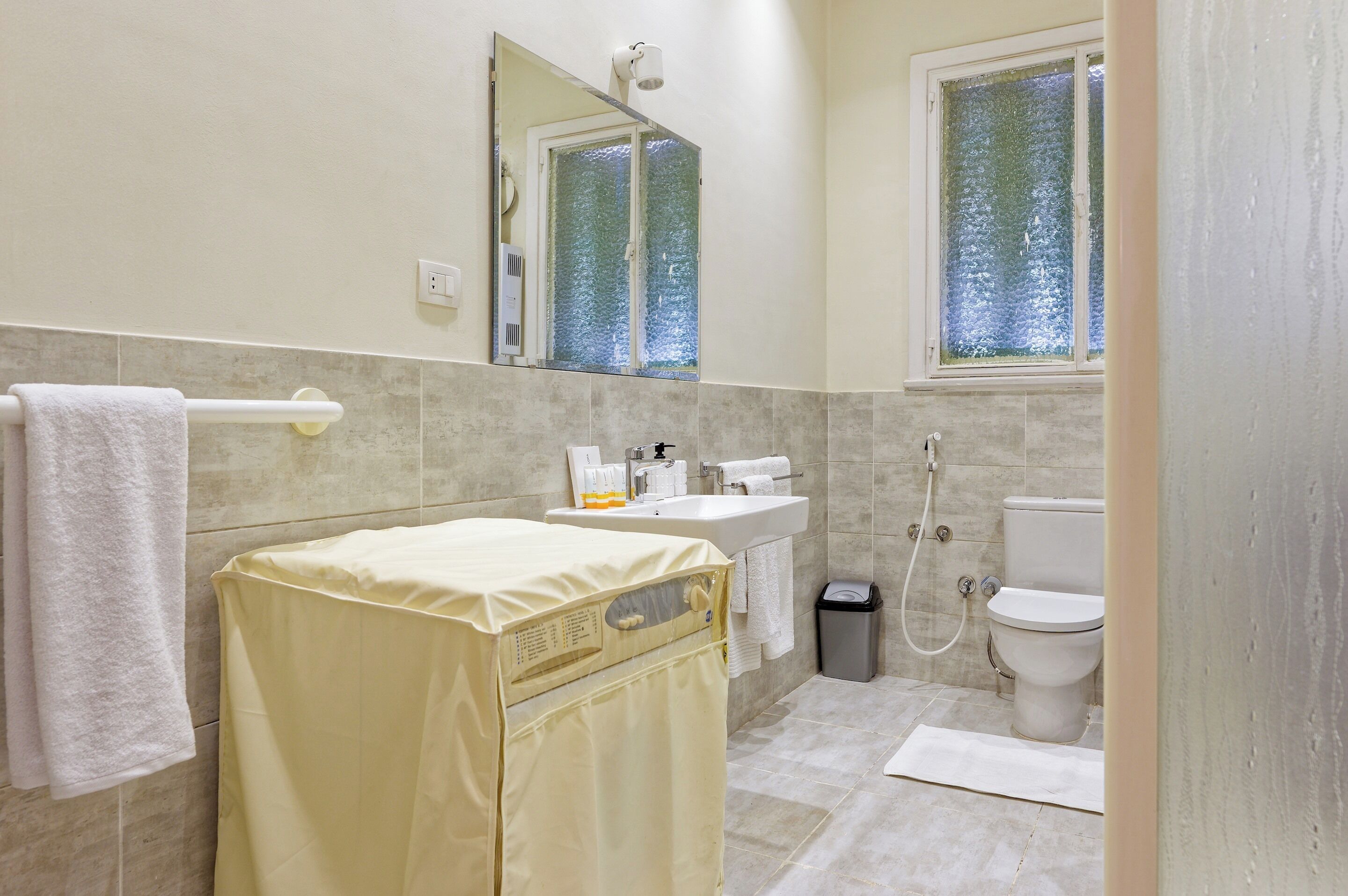 Shower, towels