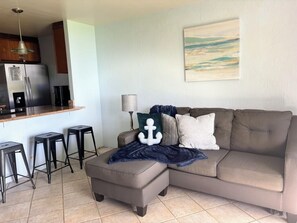 Smart TV - Escape to Maili Cove in our fully furnished condo perfect for a family vacation. (Waianae)