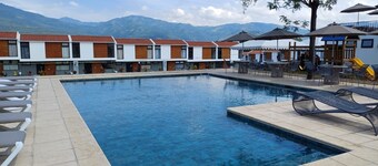 3-bedroom house in perfect Alotenango with fitness room access