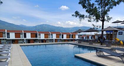 3-bedroom house in perfect Alotenango with fitness room access