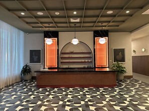 Lobby - Crosby ID0039 · Unit 2015 (Miami)