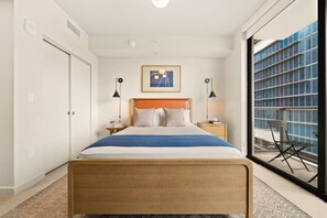 Room - Crosby ID0040 · Unit 1902 (Miami)