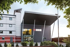 Exterior - Oldbury Birmingham (Oldbury)