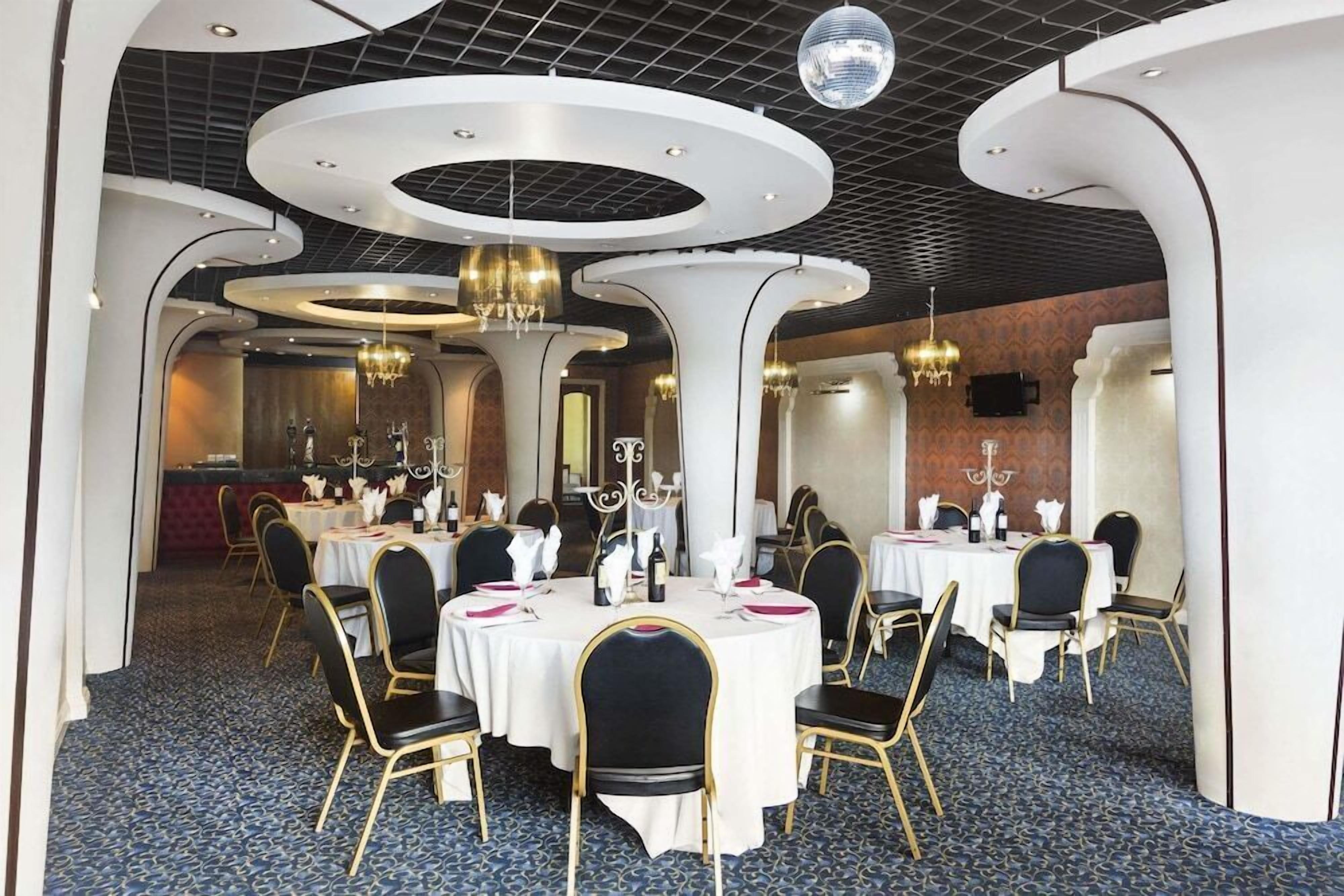 Banquet hall