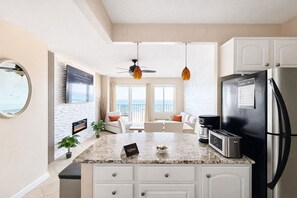 Interior - Luxury Oceanfront 2BR 2BA Private Balcony Beach Pool Full Kitchen Gym Boardwalk (Virginia Beach)