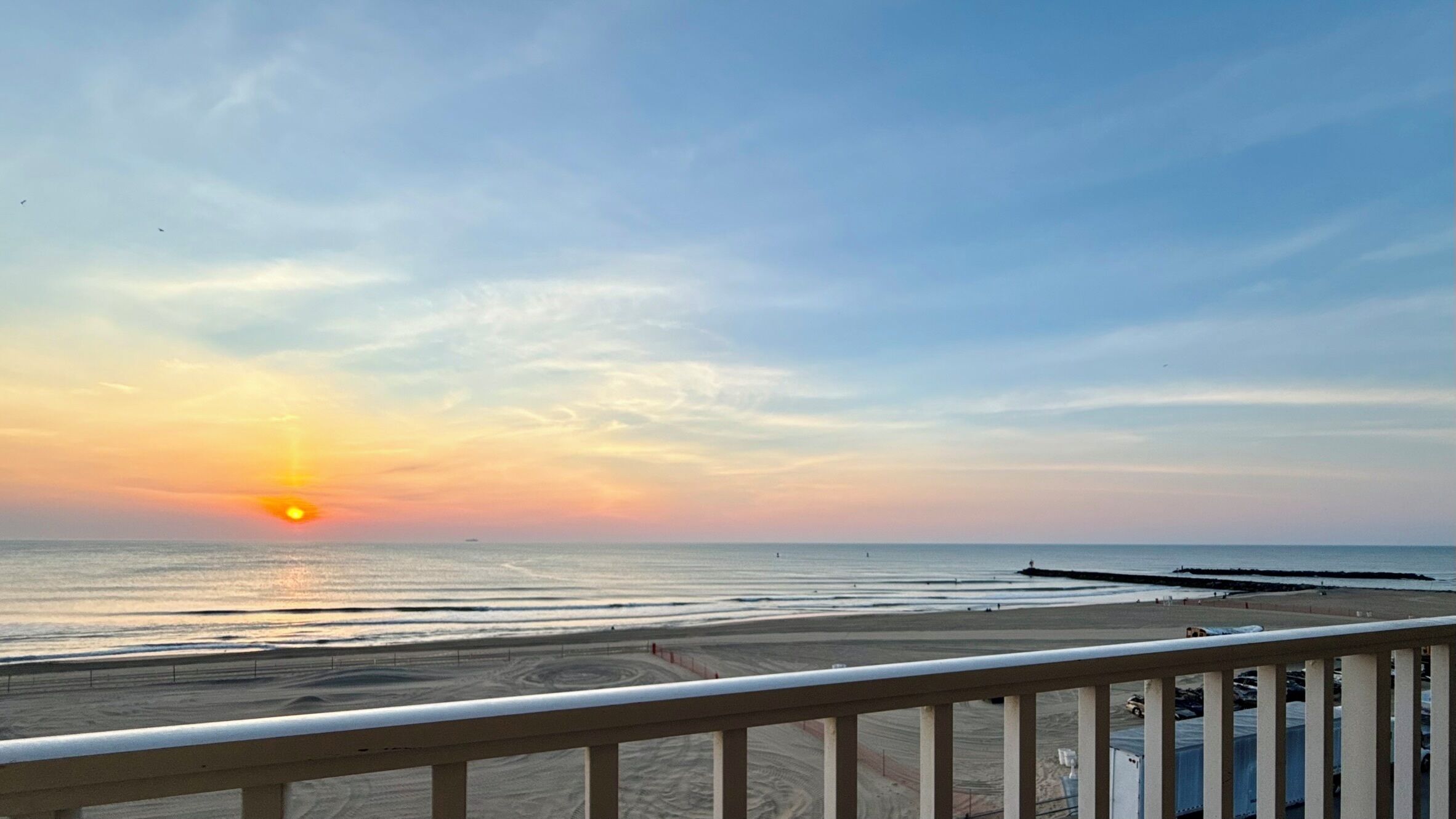 Plage, chaises longues, serviettes de plage