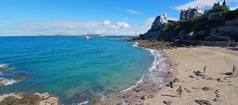 Charming house with sea view, on peaceful little port