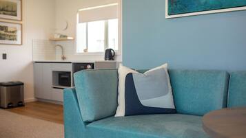 Basic Studio, Harbour View