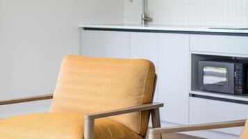 Deluxe Apartment, Ocean View | Interior