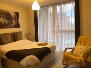1 Schlafzimmer, Bügeleisen/Bügelbrett, Bettwäsche