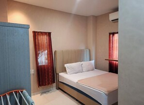 Room - Hotel O near Tugu Simpang Lima Aceh form (Banda Aceh)