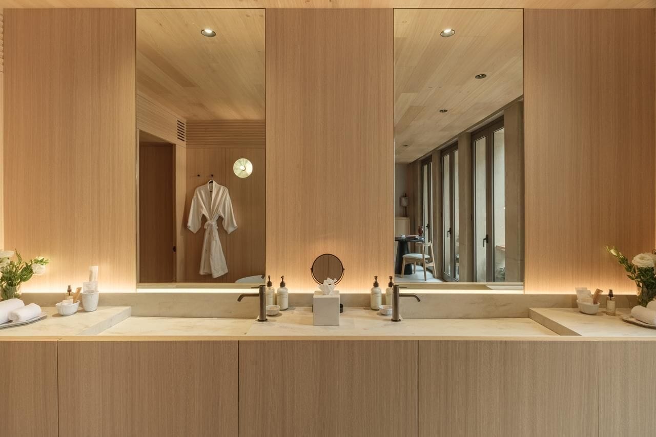 Separate bathtub and shower, hair dryer, slippers, towels
