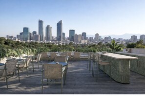 Outdoor dining - Casa Reynosa by ONTO Signature (Mexico City)